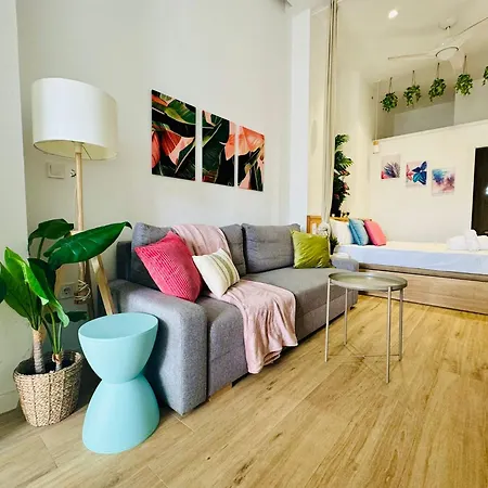Apartment & Cozy Flat Close The *