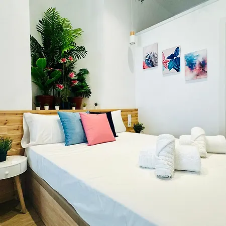 & Cozy Flat Close The Апартаменты *