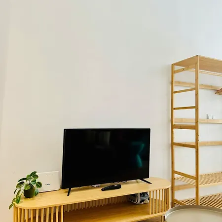 & Cozy Flat Close The Апартаменты