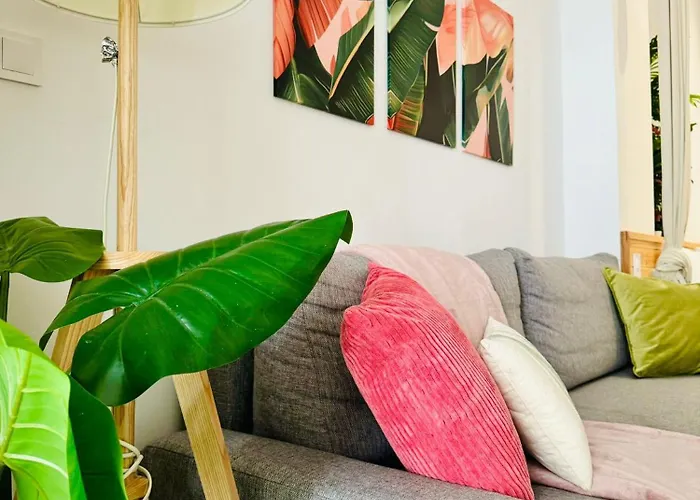 & Cozy Flat Close The Апартаменты Валенсия